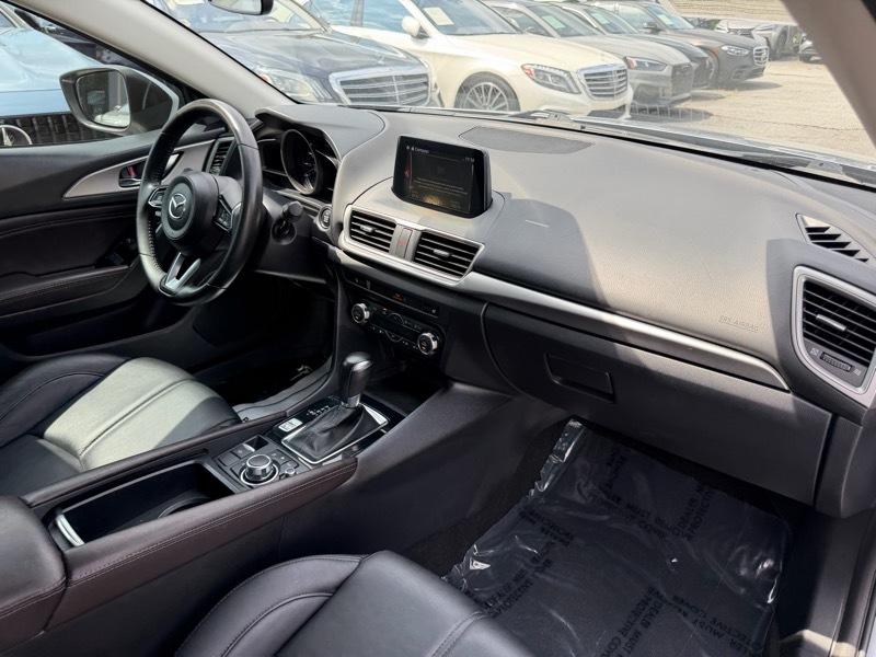 Mazda MAZDA3 i Touring AT 5-Door 2017