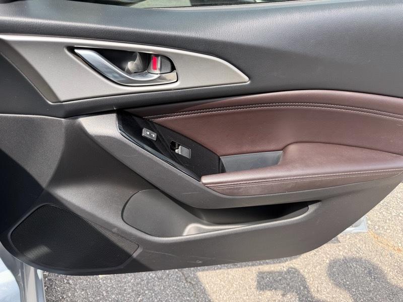 Mazda MAZDA3 i Touring AT 5-Door 2017