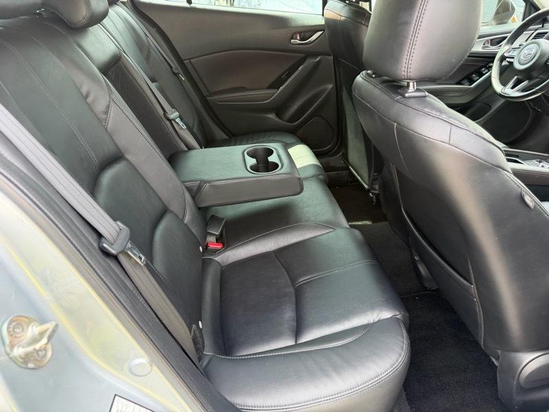 Mazda MAZDA3 i Touring AT 5-Door 2017