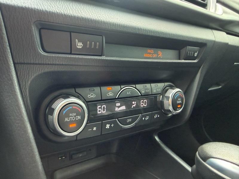 Mazda MAZDA3 i Touring AT 5-Door 2017