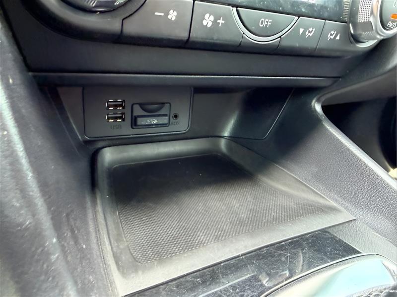 Mazda MAZDA3 i Touring AT 5-Door 2017