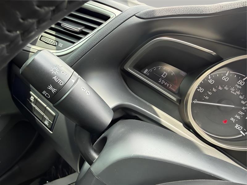 Mazda MAZDA3 i Touring AT 5-Door 2017