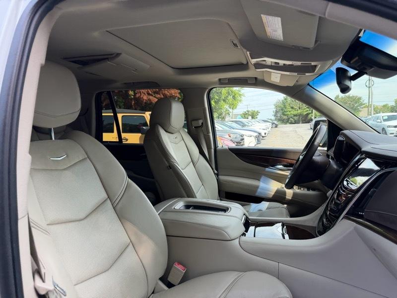 Cadillac Escalade Premium 4WD 2016