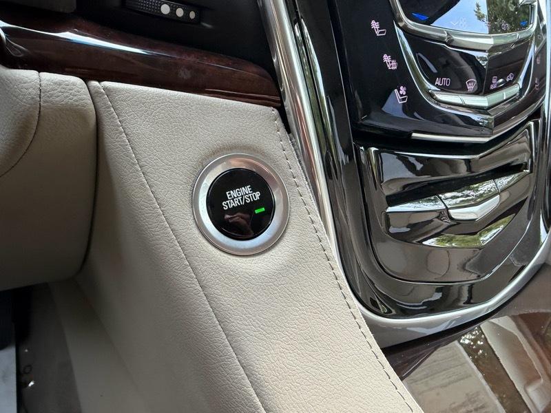 Cadillac Escalade Premium 4WD 2016