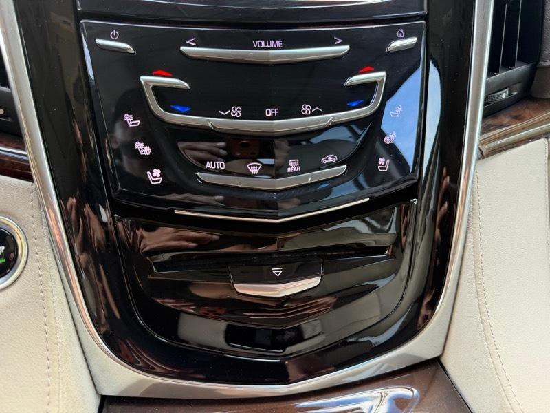 Cadillac Escalade Premium 4WD 2016