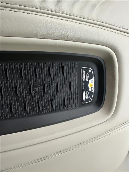 Cadillac Escalade Premium 4WD 2016