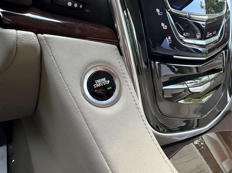 Cadillac Escalade Premium 4WD 2016