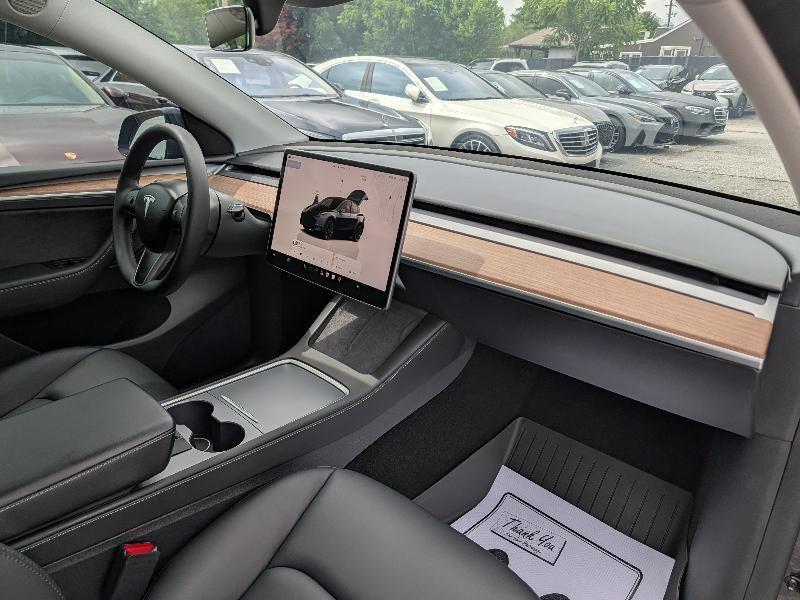 Tesla Model Y Long Range AWD 2024