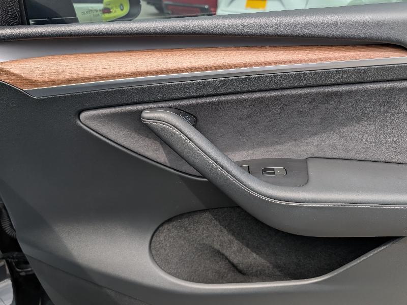 Tesla Model Y Long Range AWD 2024