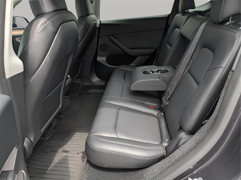 Tesla Model Y Long Range AWD 2024