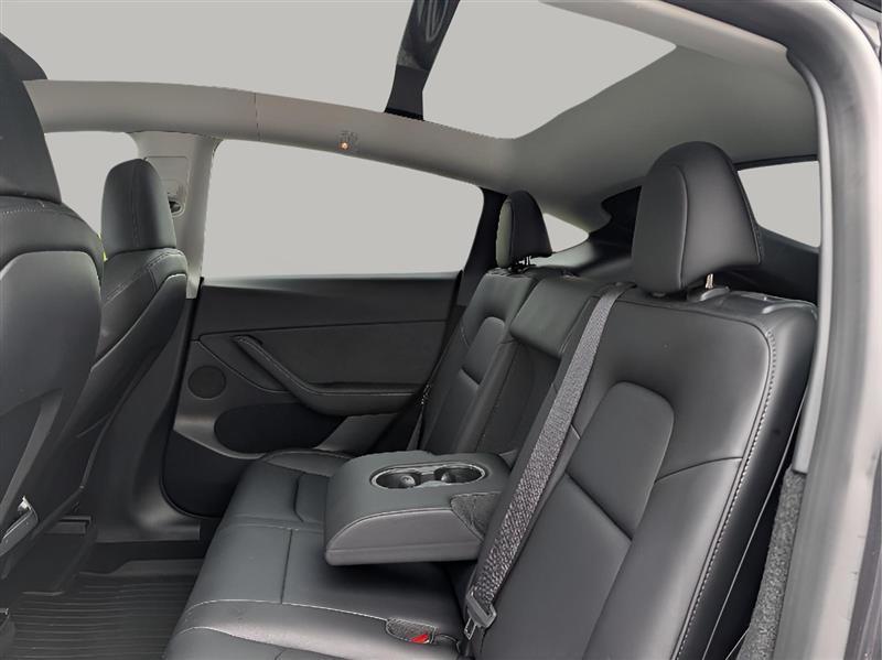 Tesla Model Y Long Range AWD 2024