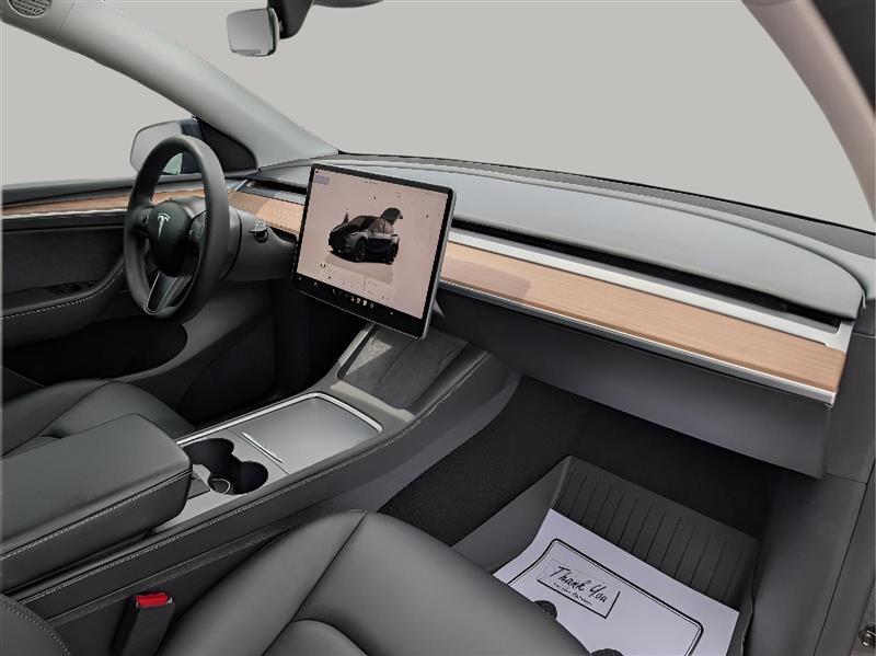 Tesla Model Y Long Range AWD 2024