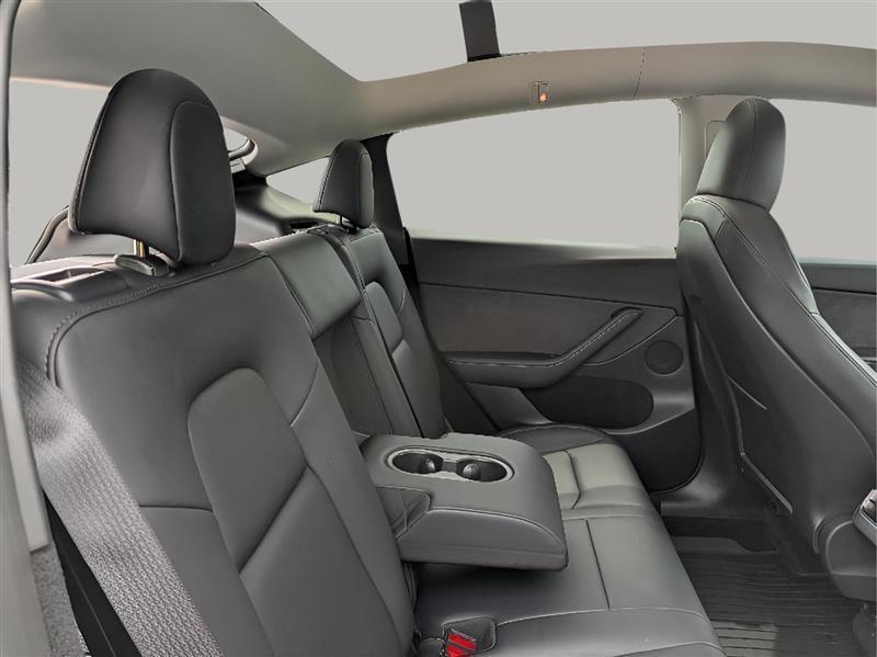 Tesla Model Y Long Range AWD 2024
