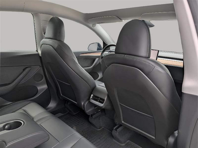 Tesla Model Y Long Range AWD 2024