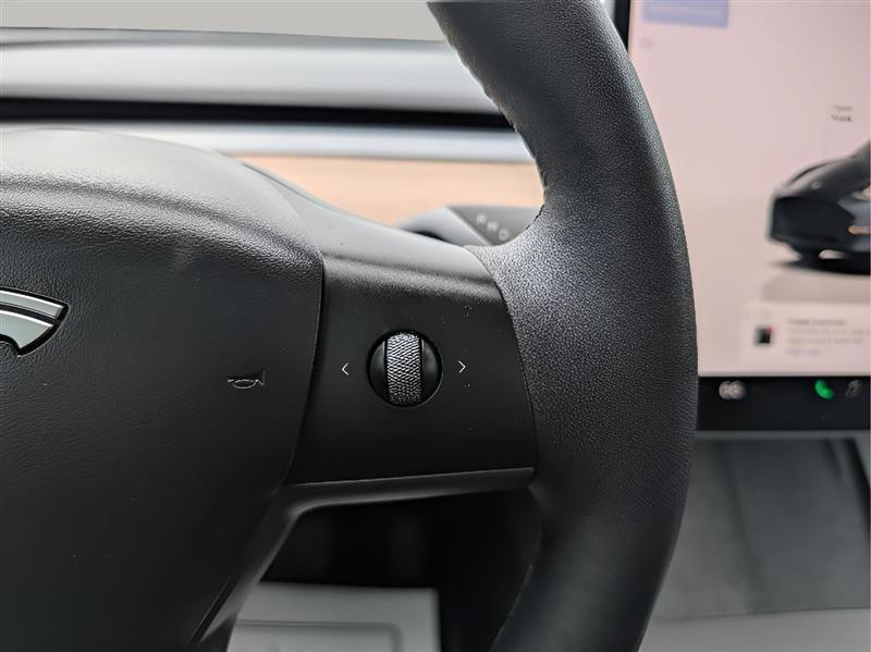 Tesla Model Y Long Range AWD 2024