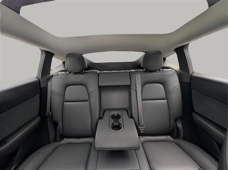 Tesla Model Y Long Range AWD 2024