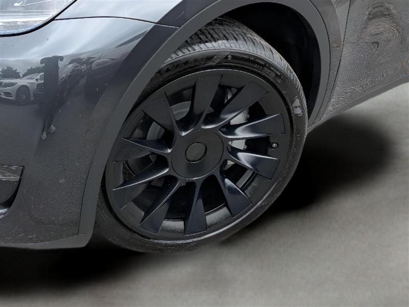 Tesla Model Y Standard Range 4D SUV 2024
