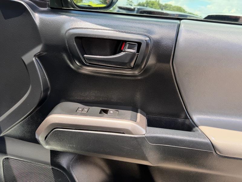 Toyota Tacoma 2WD Double Cab V6 AT SR5 (Natl) 2019