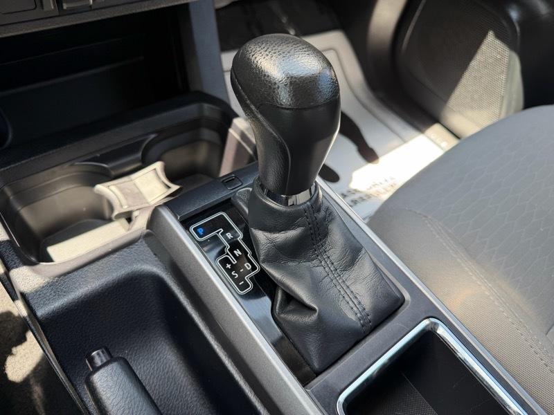 Toyota Tacoma 2WD Double Cab V6 AT SR5 (Natl) 2019