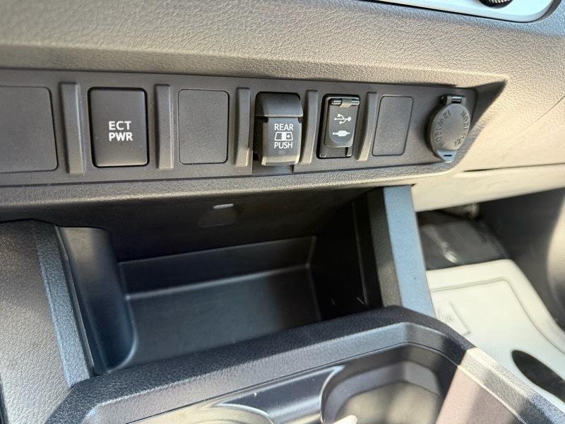 Toyota Tacoma 2WD Double Cab V6 AT SR5 (Natl) 2019