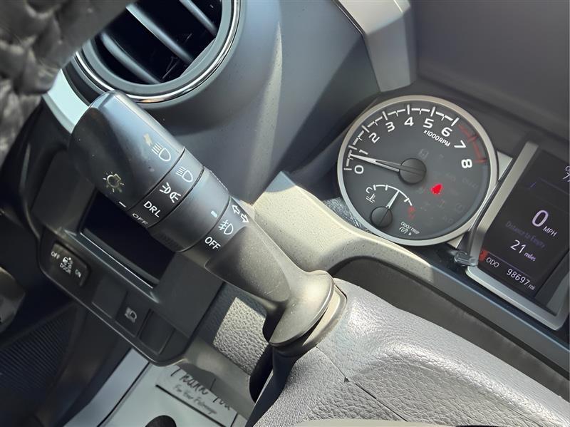 Toyota Tacoma 2WD Double Cab V6 AT SR5 (Natl) 2019