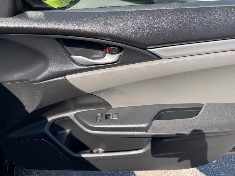 Honda Civic 4dr Sdn LX Auto 2017