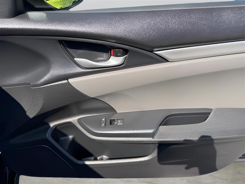 Honda Civic 4dr Sdn LX Auto 2017