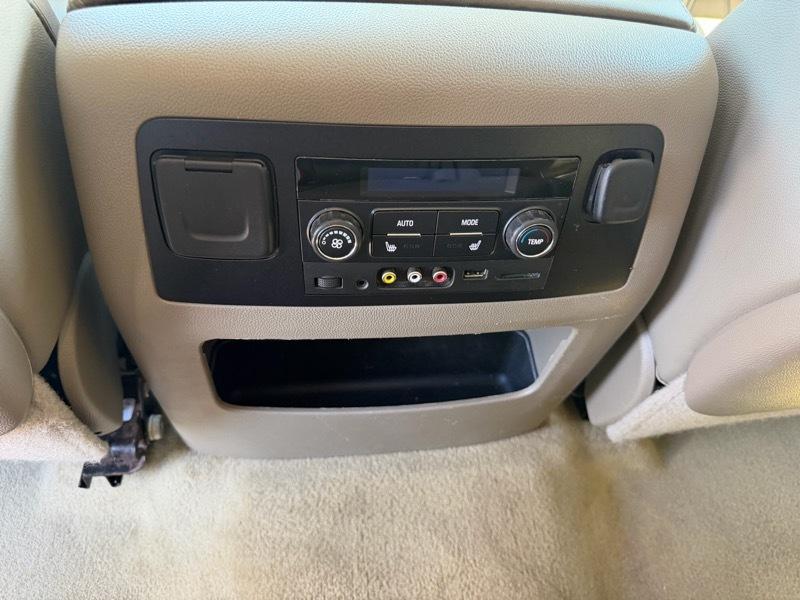 GMC Yukon XL SLT 2WD 2016