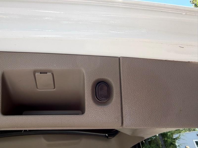GMC Yukon XL SLT 2WD 2016