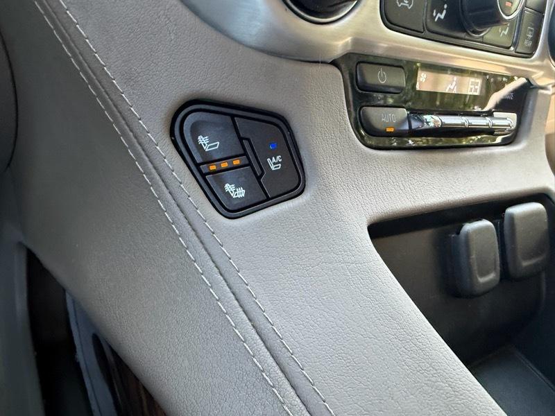 GMC Yukon XL SLT 2WD 2016