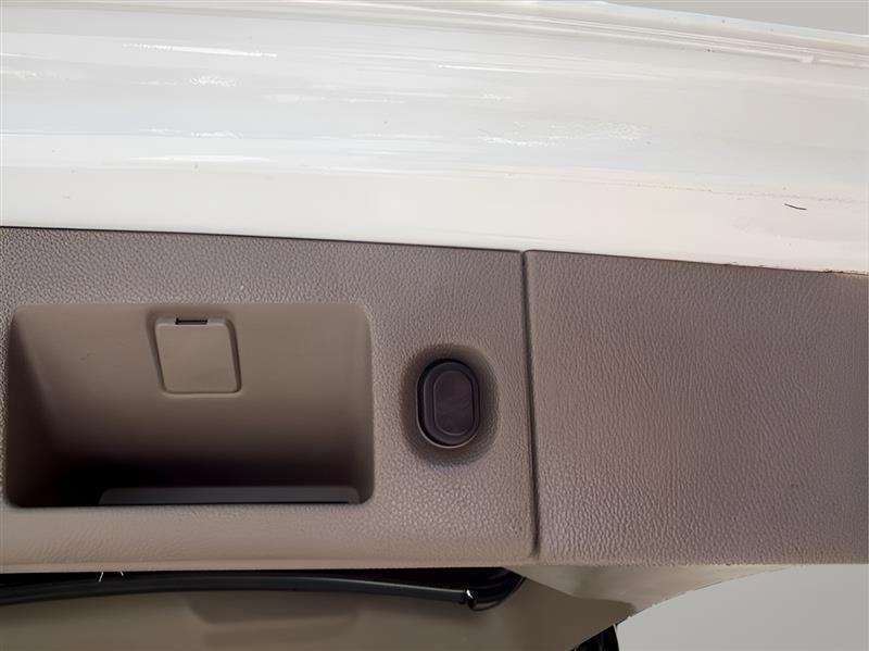 GMC Yukon XL SLT 2WD 2016