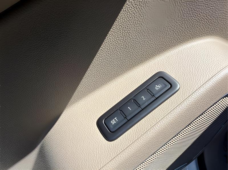 GMC Yukon XL SLT 2WD 2016