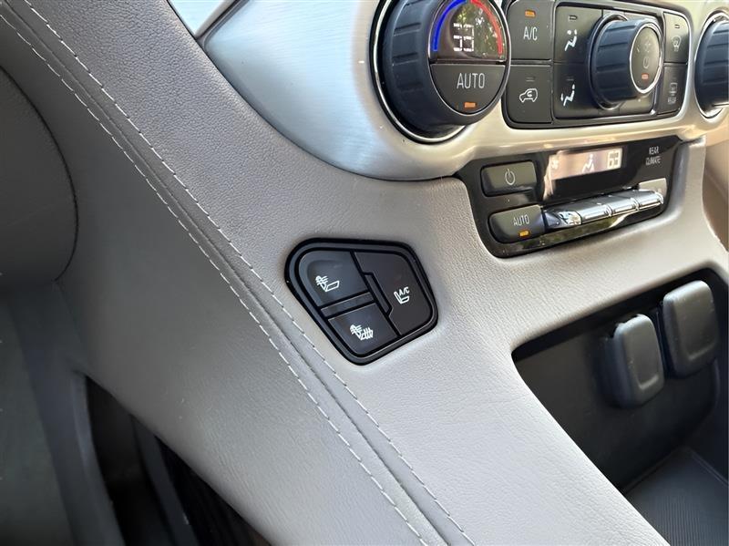 GMC Yukon XL SLT 2WD 2016