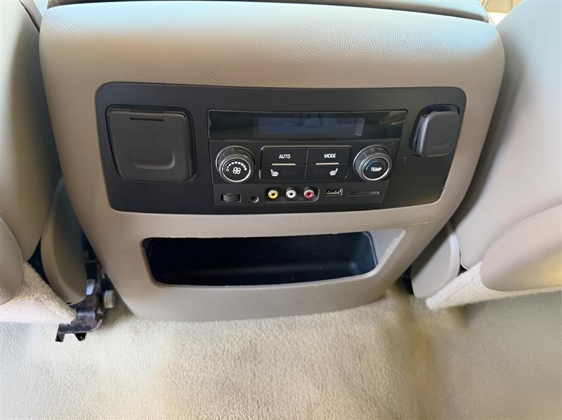 GMC Yukon XL SLT 2WD 2016