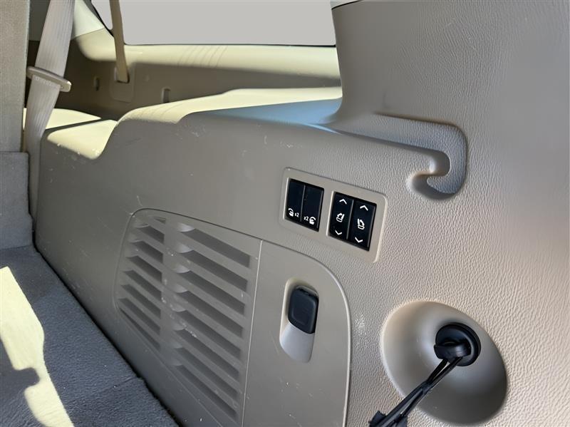 GMC Yukon XL SLT 2WD 2016