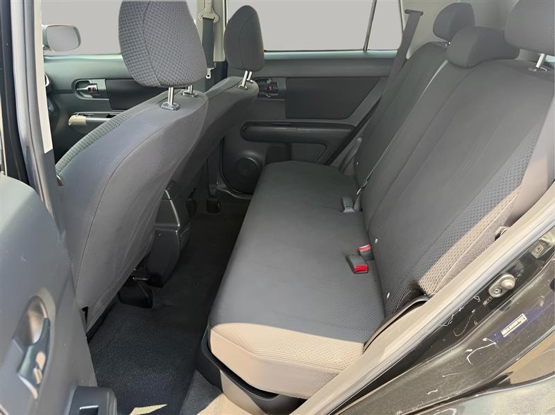 Scion xB 5-Door Wagon 4-Spd AT 2010