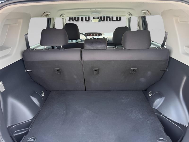 Scion xB 5-Door Wagon 4-Spd AT 2010