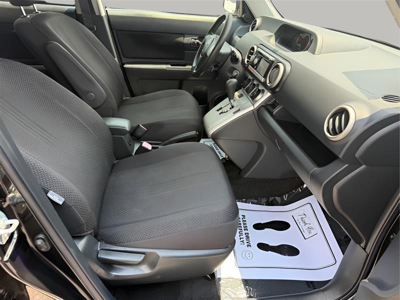 Scion xB 5-Door Wagon 4-Spd AT 2010