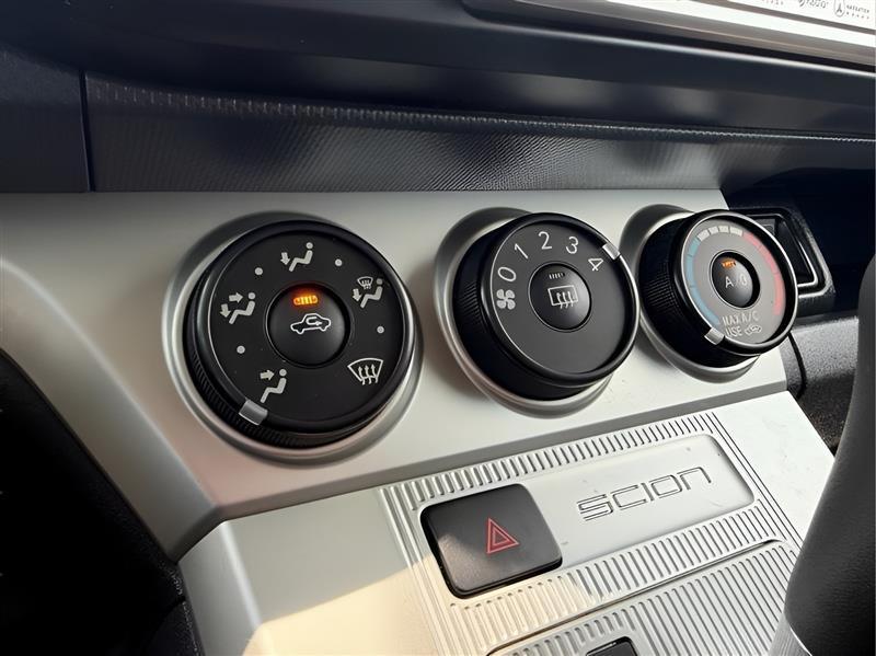 Scion xB 5-Door Wagon 4-Spd AT 2010