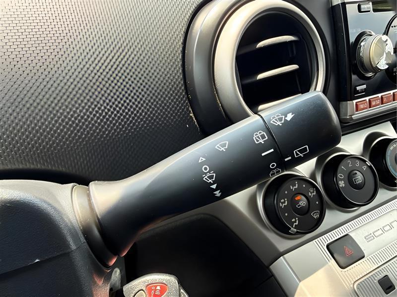 Scion xB 5-Door Wagon 4-Spd AT 2010