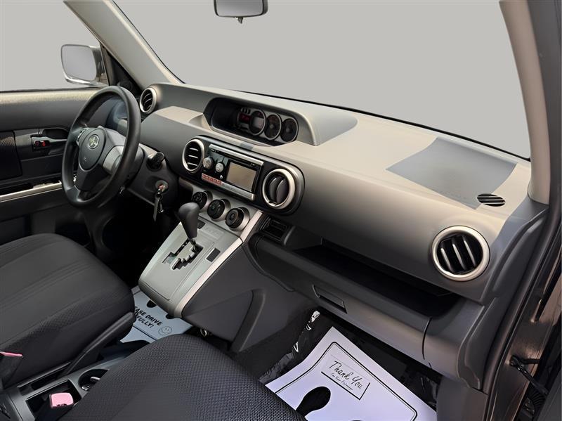 Scion xB 5-Door Wagon 4-Spd AT 2010