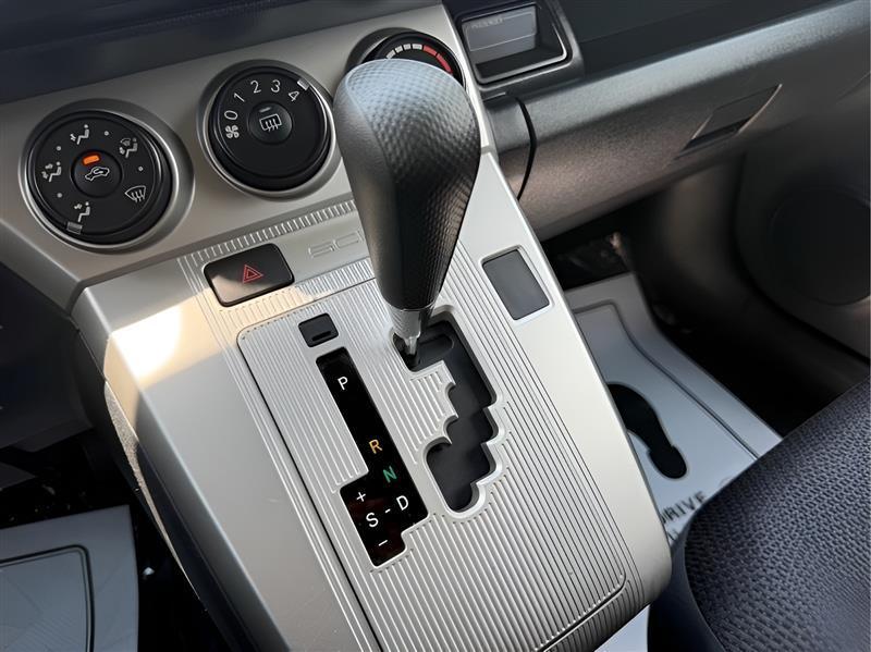 Scion xB 5-Door Wagon 4-Spd AT 2010