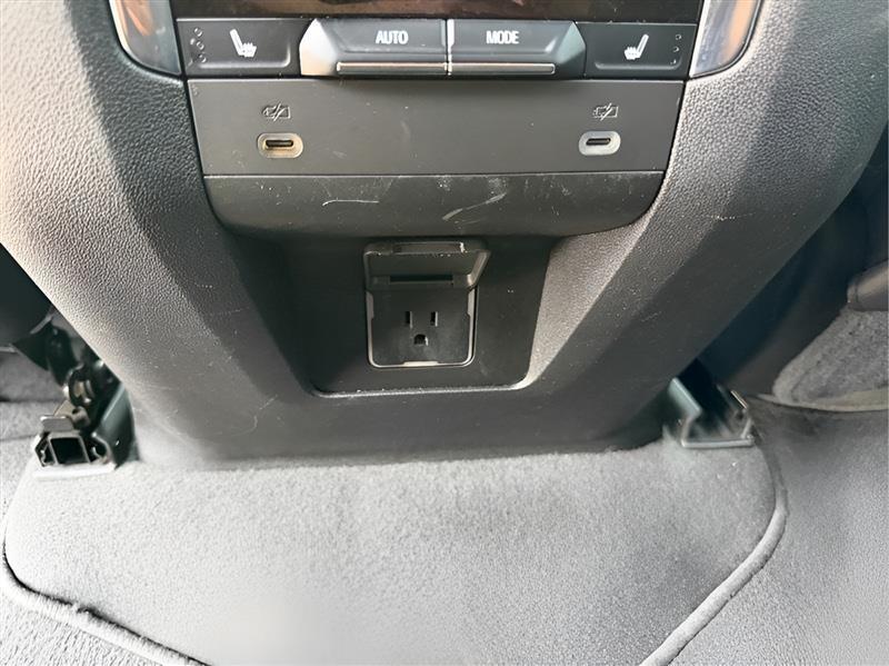 Chevrolet Suburban LT 2WD 2022
