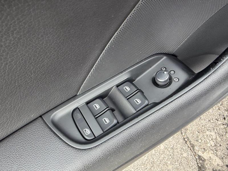 Audi A3 1.8T Premium FWD S tronic 2015