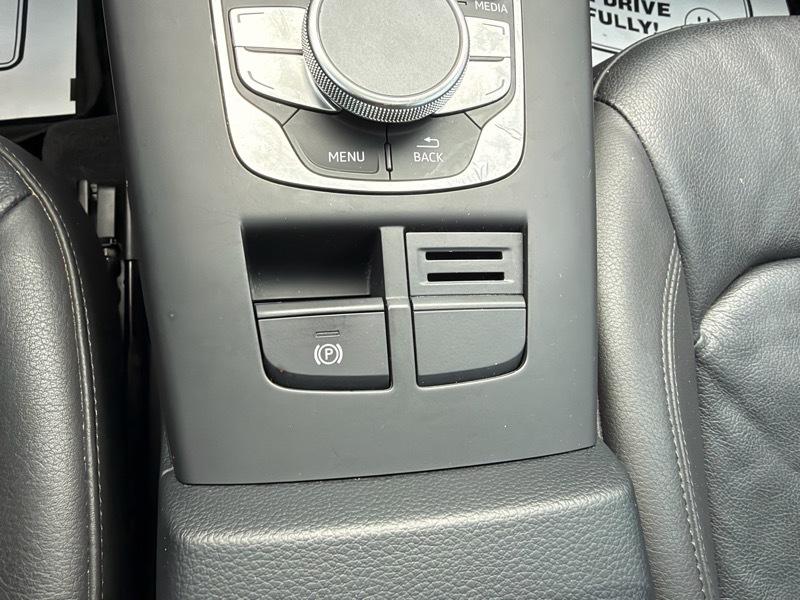 Audi A3 1.8T Premium FWD S tronic 2015