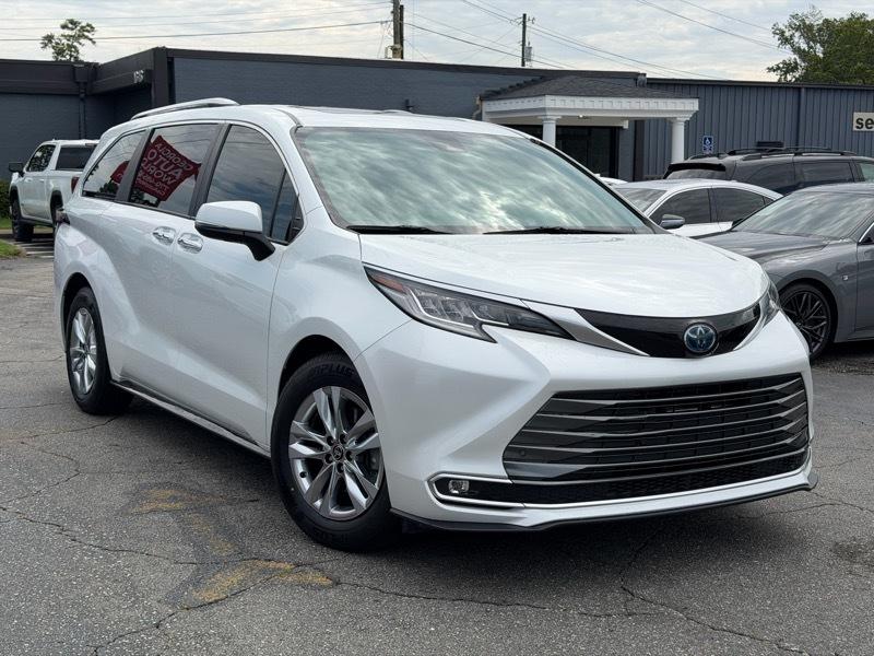 Toyota Sienna Limited 7-Passenger 2022