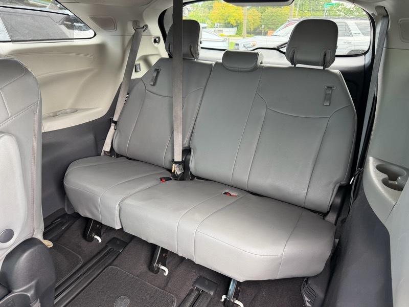 Toyota Sienna Limited 7-Passenger 2022