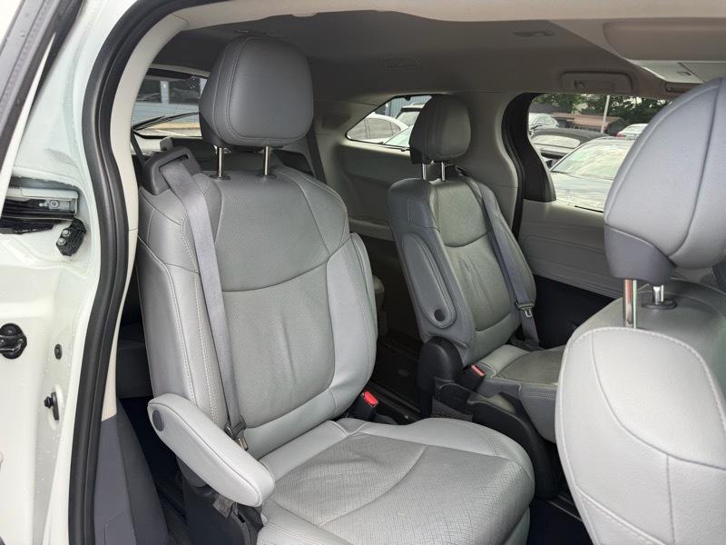 Toyota Sienna Limited 7-Passenger 2022