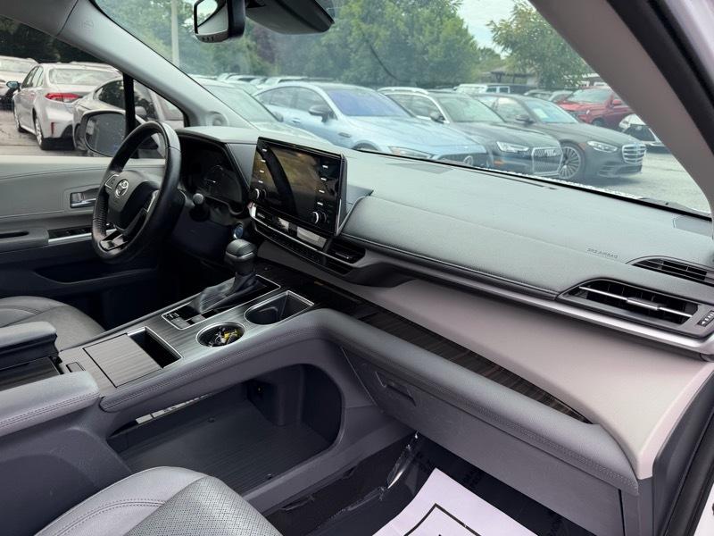 Toyota Sienna Limited 7-Passenger 2022