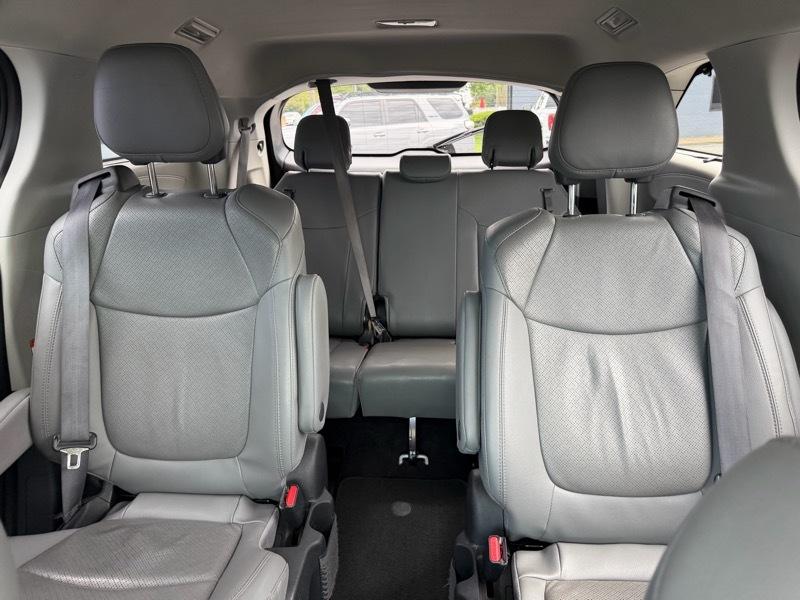 Toyota Sienna Limited 7-Passenger 2022